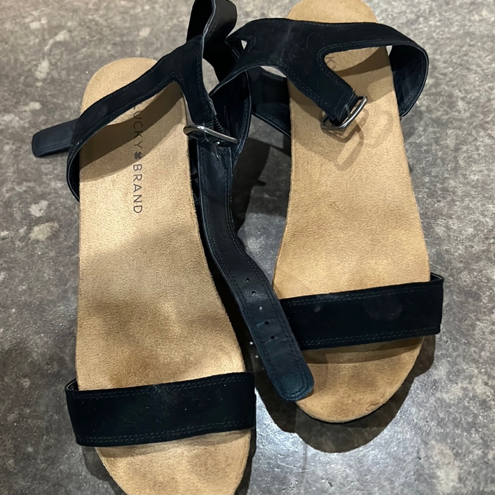 Suede black buckle 8.5